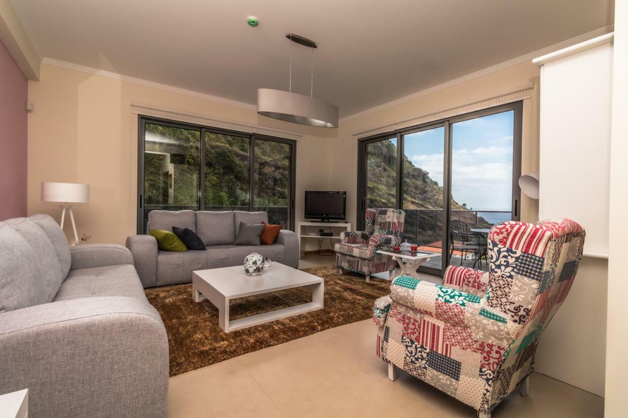 Holiday home Pink House - Tabua Ribeira Brava
